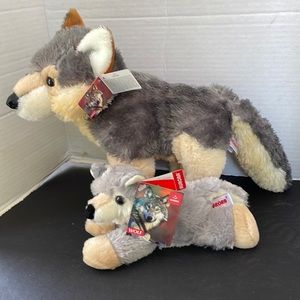Aurora plush wolves